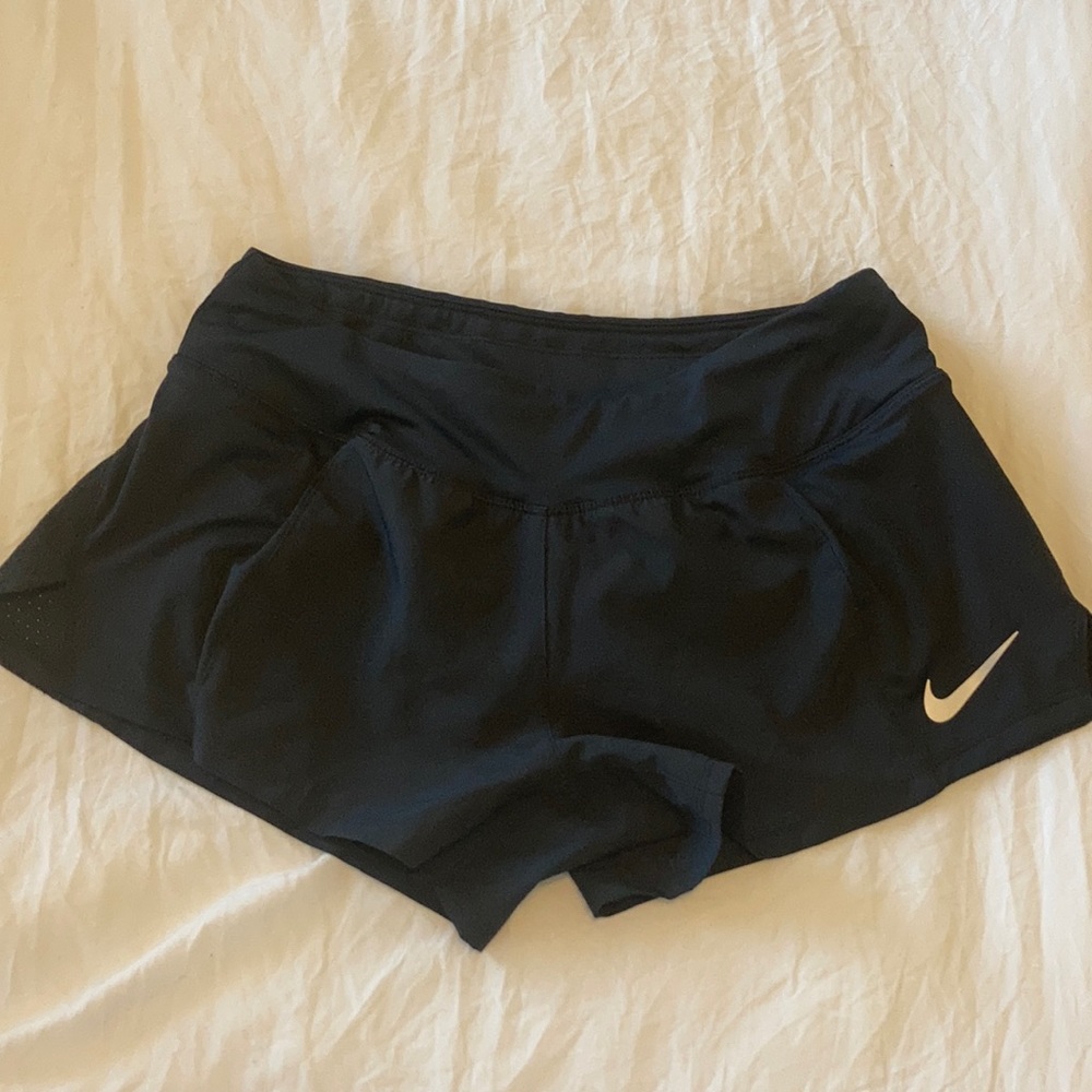 NIKE 3” women’s running short